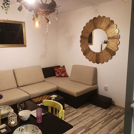 Little Modern Folk Apt Vălenii de Munte Exterior foto